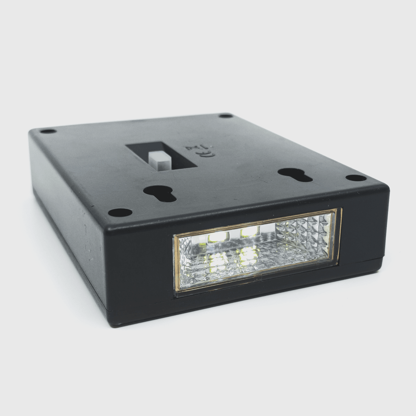 Halle Zidna Lampa Kuanstvo