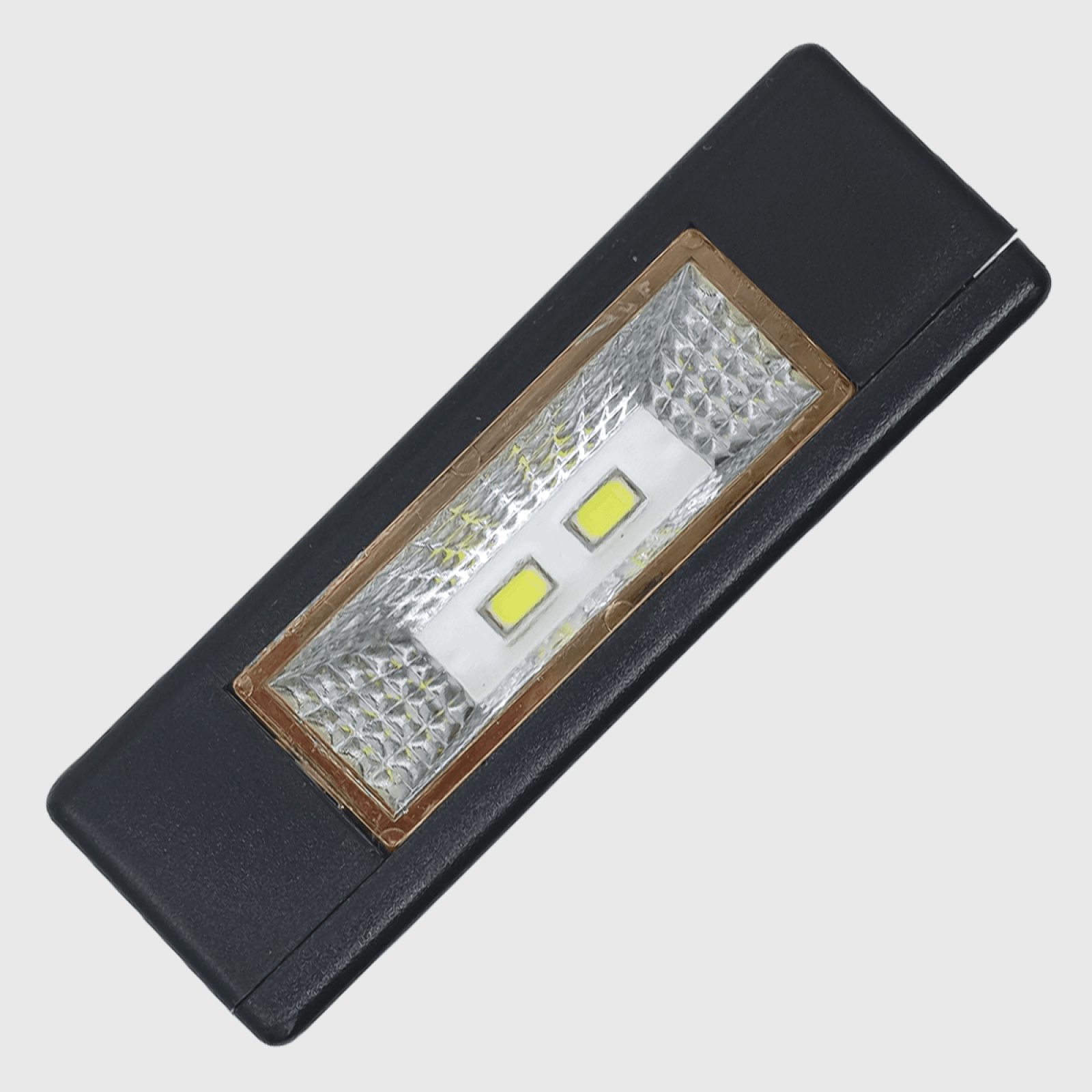 Halle Zidna Lampa Kuanstvo